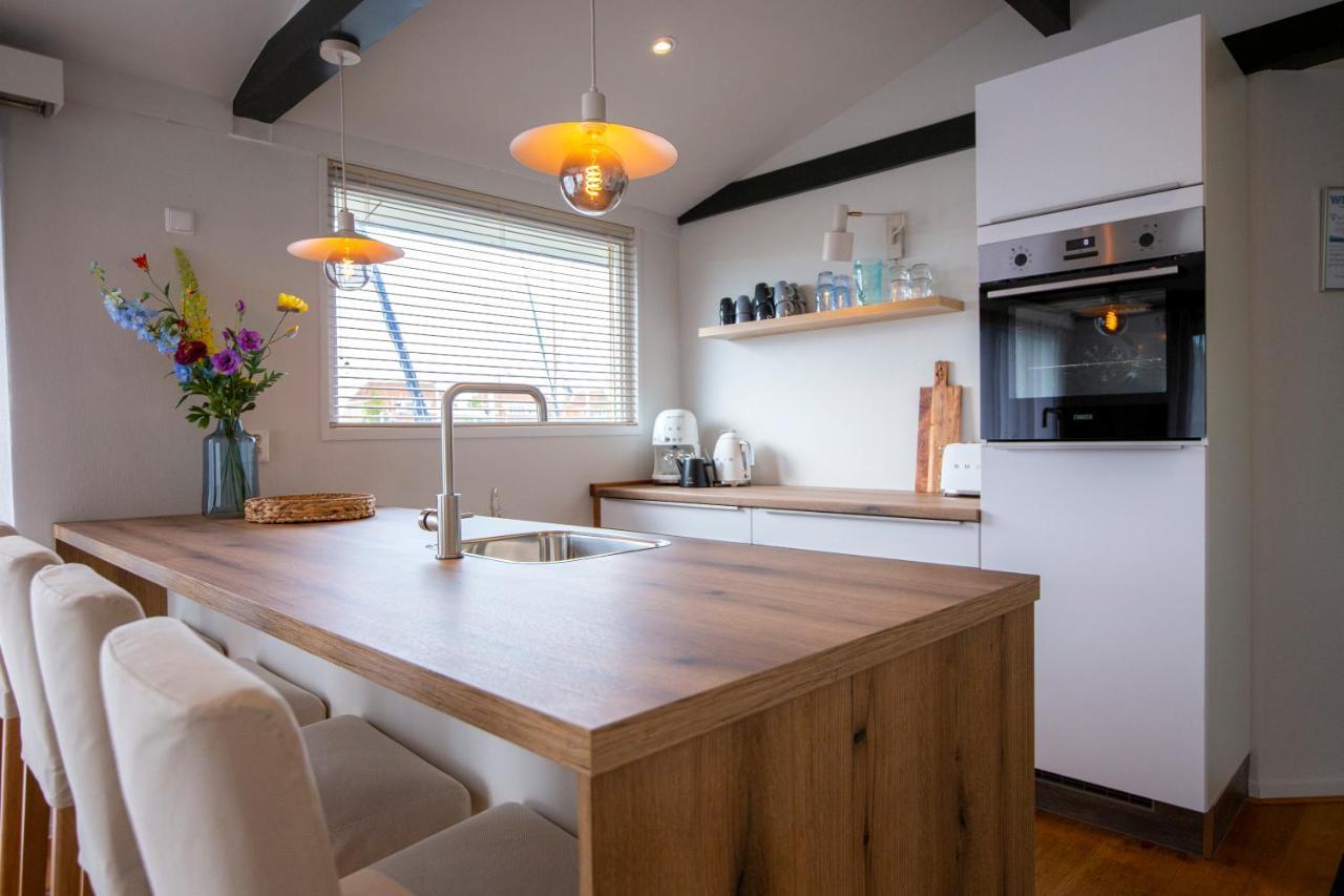 Unieke Woonboot In Harlingen Apartment Exterior photo