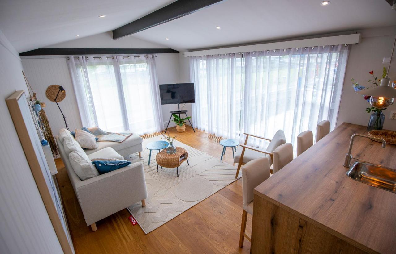 Unieke Woonboot In Harlingen Apartment Exterior photo